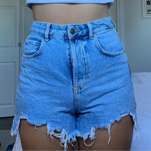 Zara Jean Shorts - Picture 3 of 4